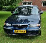 Mazda 626 1.8 HB Comfort 2000 Blauw, Auto's, Mazda, Stof, 4 cilinders, 1165 kg, Origineel Nederlands