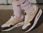 Nike Air Max 1 '87 valentine 2024 maat 39, Nieuw, Nike, Beige, Ophalen of Verzenden