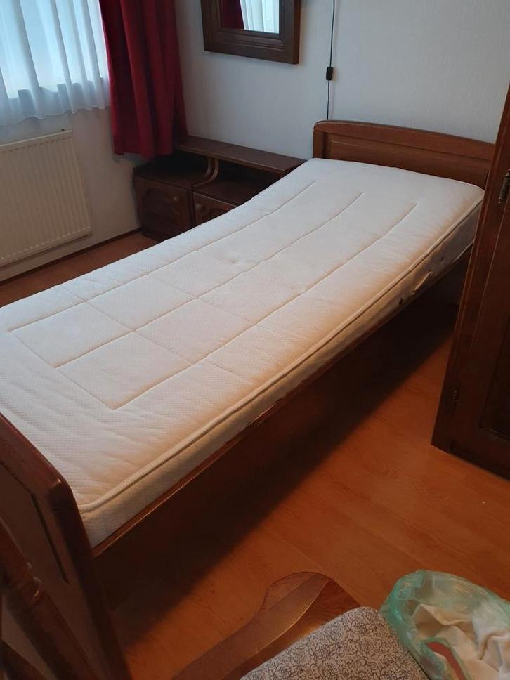 Verstelbaar seniorenbed, Huis en Inrichting, Slaapkamer | Complete slaapkamers, Gebruikt, Eenpersoons, Ophalen