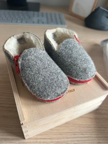Babyslofjes - home moccasin beschikbaar voor biedingen