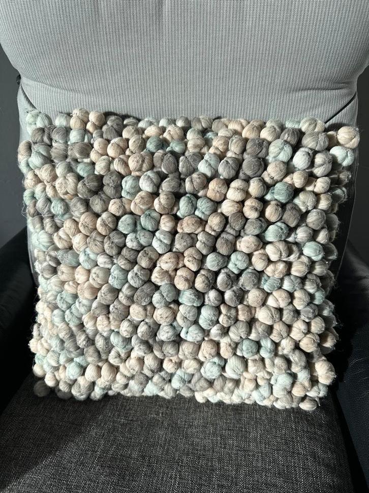 Decoratief kussen 50x50 cm, Huis en Inrichting, Woonaccessoires | Kussens, Zo goed als nieuw, Grijs, Vierkant, Ophalen of Verzenden