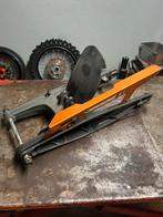 Achterbrug ktm duke, Ophalen