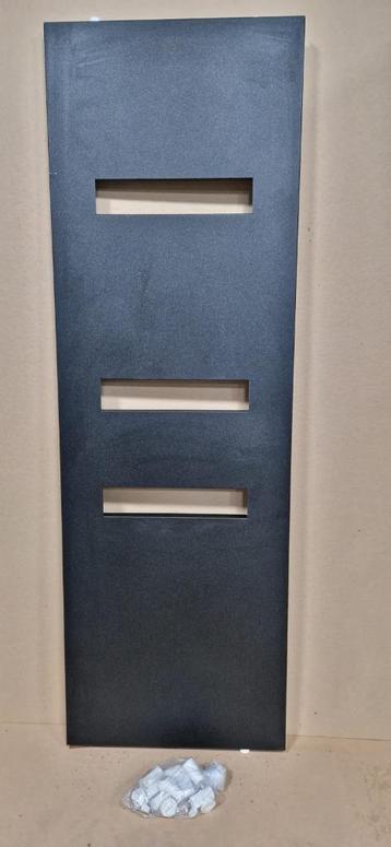 Design radiator zwart 610 x 1860 mm beschikbaar voor biedingen