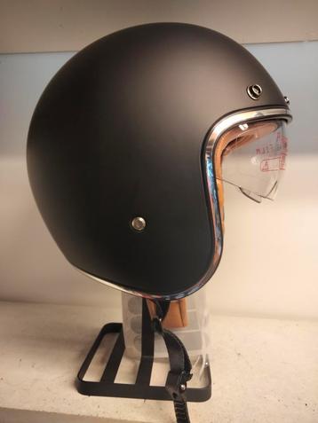 Nieuwe helm maat M en L op voorraad  beschikbaar voor biedingen