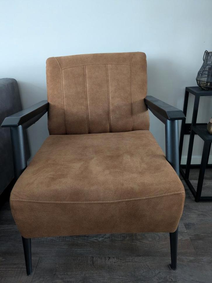 Cognac kleurige stoel, Huis en Inrichting, Fauteuils, Zo goed als nieuw, Metaal, Stof, 50 tot 75 cm, Minder dan 75 cm, Ophalen