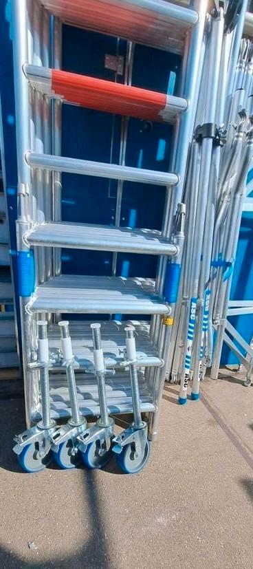 Nieuwe rolsteiger Werkhoogte 8.20 mtr 75 breed, Doe-het-zelf en Verbouw, Steigers, Nieuw, Rolsteiger of Kamersteiger, 5 meter of hoger