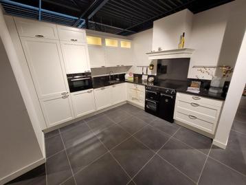 BO002 Bristol. Showroomkeuken op zoek naar eigenaar. Koopje! beschikbaar voor biedingen