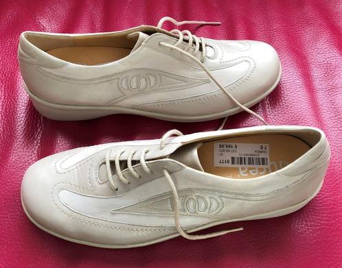*Nieuw* DUREA comfort schoenen mt 7 / 40 beige small, Kleding | Dames, Schoenen, Nieuw, Schoenen met lage hakken, Beige, Ophalen of Verzenden