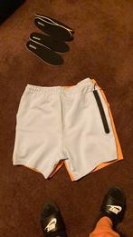 Nike Tech Fleece XL korte broek 1x lichtblauw 1x oranje, Kleding | Heren, Sportkleding, Nike, Maat 56/58 (XL), Zo goed als nieuw