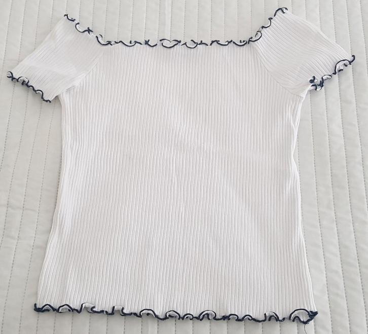 Zara cropped tshirt wit met zwarte randen maat L t-shirt, Kleding | Dames, T-shirts, Zo goed als nieuw, Maat 42/44 (L), Wit, Korte mouw