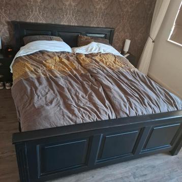 Tweepersoonsbed 180x 200 beschikbaar voor biedingen
