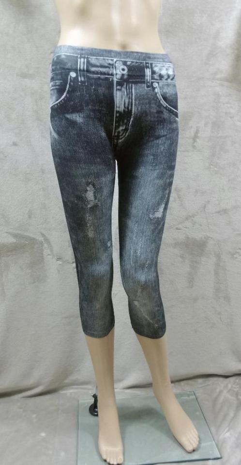 Jeans legging Ripped look Black 3/4 Capri maat S (397), Kleding | Dames, Leggings, Maillots en Panty's, Nieuw, Legging, Maat 36/38 (S)