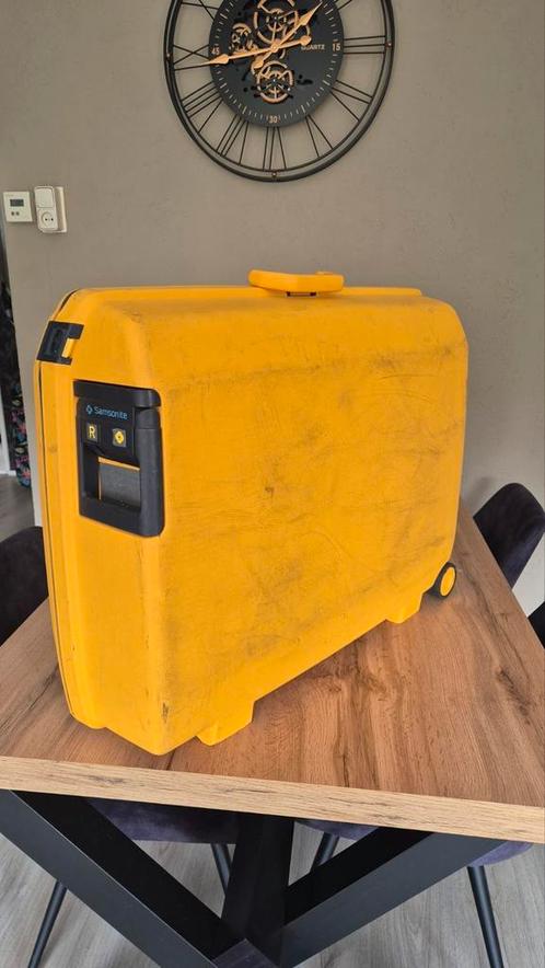 Samsonite ruimbagage koffer met slot en wieltjes, Sieraden, Tassen en Uiterlijk, Koffers, Gebruikt, Hard kunststof, 70 cm of meer