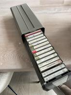 Bewaarkist casettebandjes 14kisten vol., Cd's en Dvd's, Cassettebandjes, Met bewaardoos, rek of koffer, Gebruikt, 26 bandjes of meer
