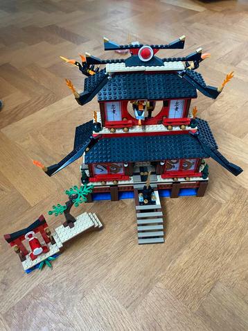 Lego ninjago vuurtempel 2507 beschikbaar voor biedingen