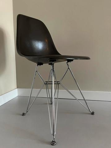 Vintage Eames DSR Stoel - Herman Miller - Bruin beschikbaar voor biedingen