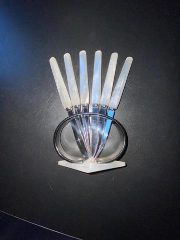 Art Deco fruitmessen set  Catalin wit parelmoer  beschikbaar voor biedingen