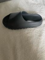 Yeezy slippers dames 38/39, Slippers, Yezzy, Ophalen of Verzenden, Grijs