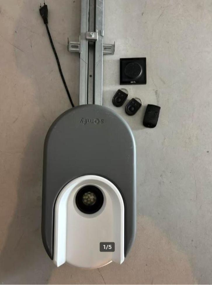 Somfy sectionaalpoort motor met afstandsbediening, Huis en Inrichting, Overige Huis en Inrichting, Zo goed als nieuw, Ophalen