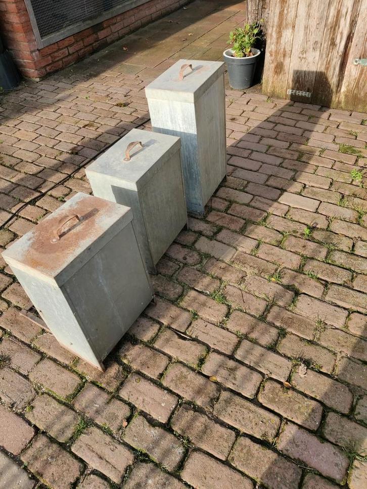 Oude trapbakken voor pluimvee, Dieren en Toebehoren, Pluimvee | Toebehoren, Ophalen of Verzenden