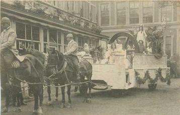 (300-444-039) Delft Historisch Allegorische optocht beschikbaar voor biedingen