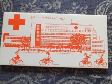 tegel 50 jaar rode kruis ziekenhuis Beverwijk beschikbaar voor biedingen