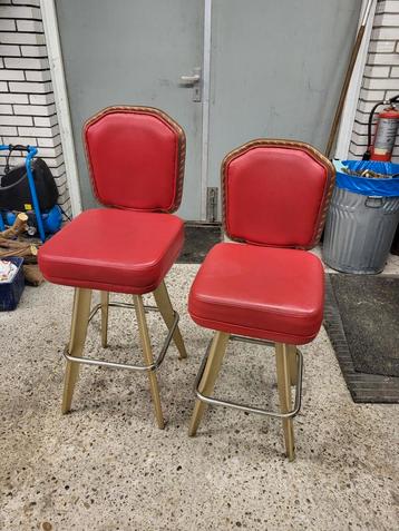 2 Draaibare barkrukken, leer, hoogte 60 en 67 cm beschikbaar voor biedingen