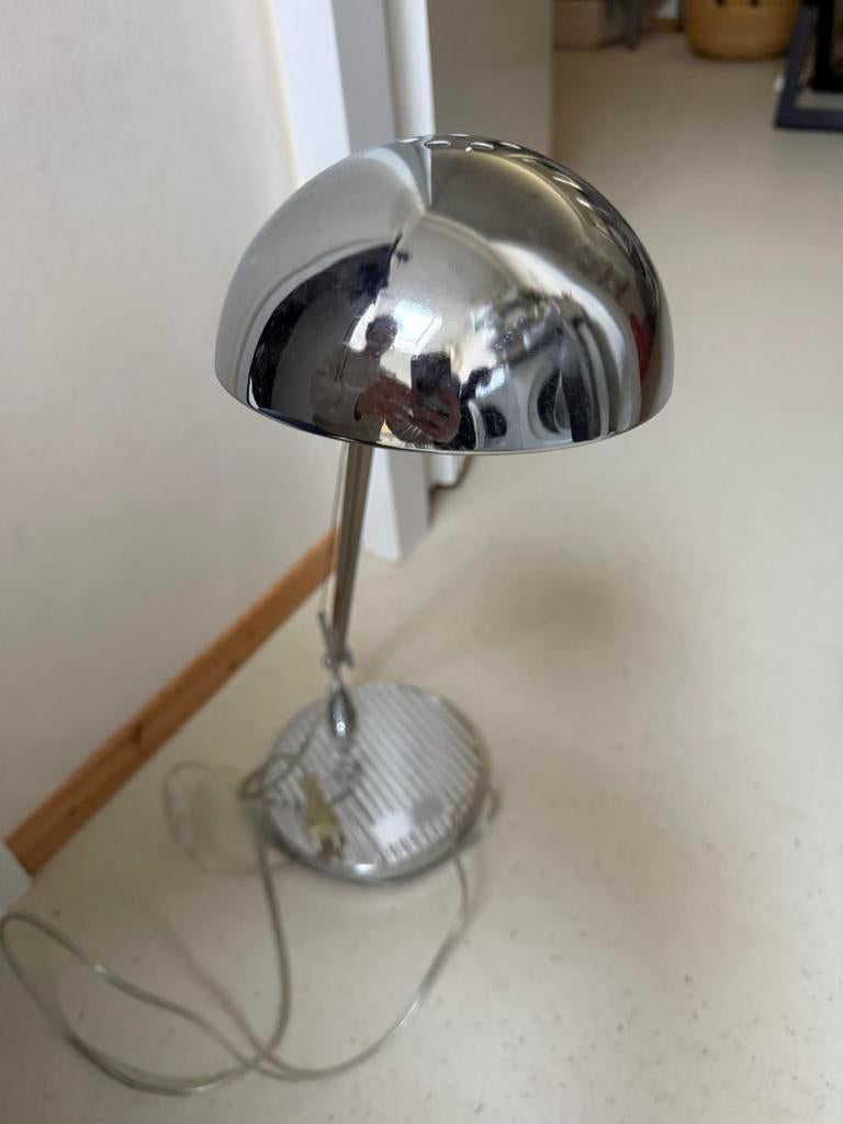 Stijlvol vintage bureaulampje - Artemide stijl, Huis en Inrichting, Lampen | Tafellampen, Ophalen of Verzenden, Zo goed als nieuw