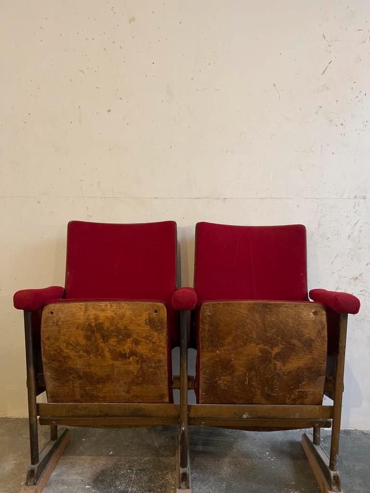 Originele Tuschinski Stoelen uit 1921, Antiek en Kunst, Antiek | Meubels | Stoelen en Banken, Ophalen
