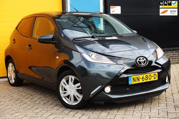 Toyota Aygo 1.0 VVT-i x-sport / AUT / NAP / Eerste Eigenaar, Auto's, Toyota, Bedrijf, Te koop, Aygo, ABS, Achteruitrijcamera, Airbags