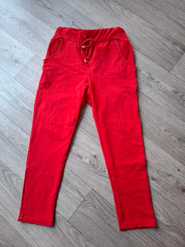 Nieuw rode perla Nera joggingbroek maat m, Kleding | Dames, Broeken en Pantalons, Ophalen of Verzenden, Zo goed als nieuw, Lang