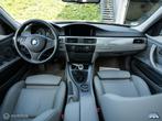 BMW 3-serie Touring 330i E91 LCI Handbak l UNIEK! 29.000 KM, 13 km/l, Achterwielaandrijving, Gebruikt, Bluetooth