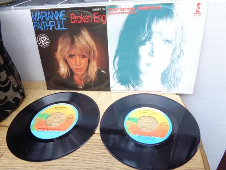 Marianne Faithfull 2 singles "Broken English + Sweetheart", Cd's en Dvd's, Vinyl Singles, Gebruikt, Single, Pop, 7 inch, Verzenden