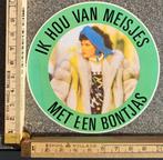 Vintage sticker ik hou van meisjes met een bontjas, Ophalen of Verzenden, Zo goed als nieuw