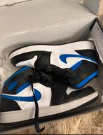 Nike Air Jordan 1 Mid White Black Racer Blue maat 40, Kleding | Dames, Schoenen, Ophalen of Verzenden, Zo goed als nieuw, Blauw