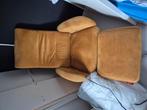 Velvet okergele fauteuil + hocker, Huis en Inrichting, Fauteuils, Ophalen, Gebruikt, 75 tot 100 cm, Stof