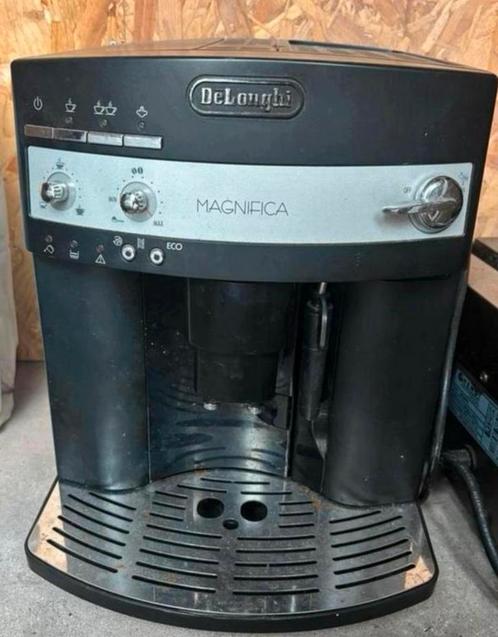 DeLonghi Magnifica Koffiemachine-bonen, Witgoed en Apparatuur, Koffiezetapparaten, Zo goed als nieuw, Koffiebonen, Koffiemachine