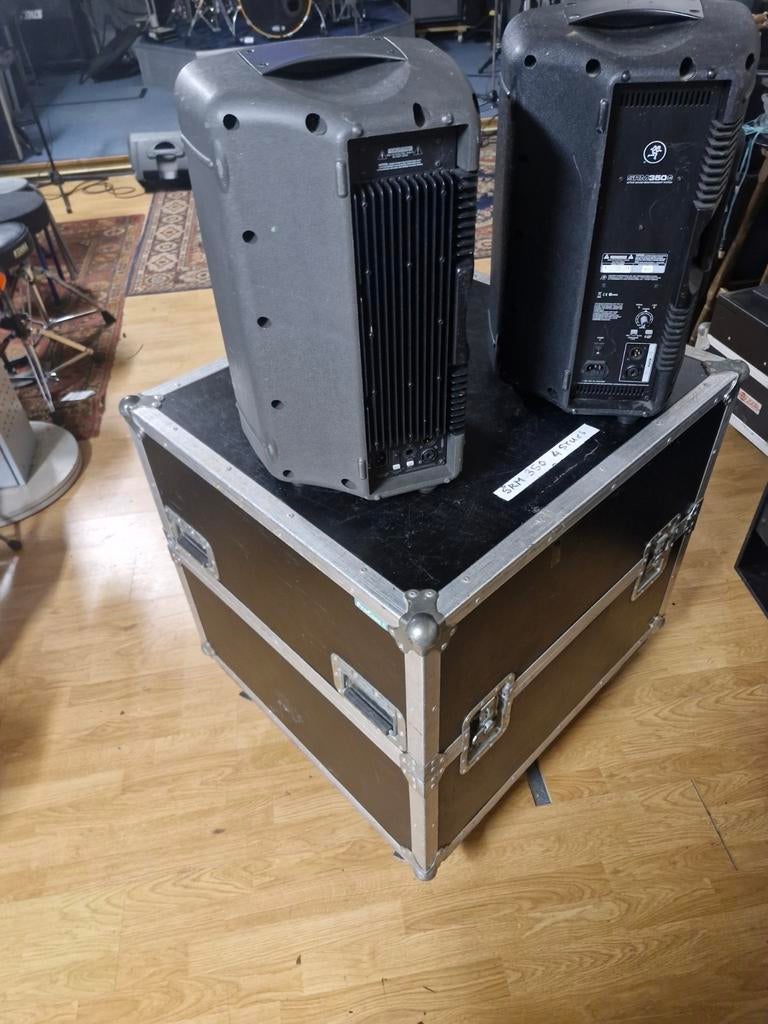 4 x Mackie SRM 350 versie 1 inclusief flightcase, Muziek en Instrumenten, Versterkers | Keyboard, Monitor en PA, Gebruikt, P.A.