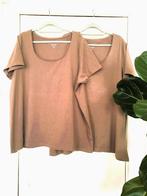 Twee Nieuwe Zandkleurige T-shirts van M&S, Kleding | Dames, Grote Maten, Ophalen of Verzenden, Nieuw, Beige, Shirt of Top