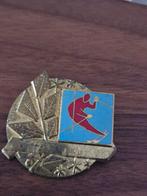 719 Badge Vintage Ski Speldje, Verzamelen, Speldjes, Pins en Buttons, Ophalen of Verzenden, Gebruikt, Sport, Speldje of Pin