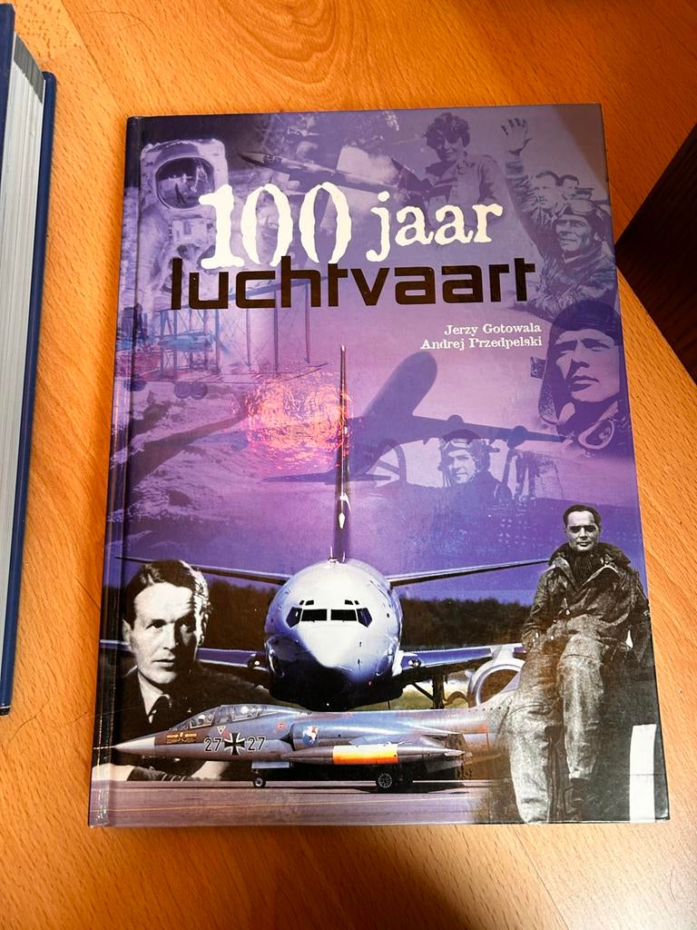 100 Jaar Luchtvaart - Boek over Luchtvaartgeschiedenis, Boeken, Ophalen, Zo goed als nieuw, Overige onderwerpen