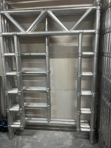 Skyworks doorloop frames beschikbaar voor biedingen