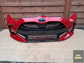 VOORBUMPER TOYOTA YARIS IV 20-23R ROOD - KLEUREN 3U5 beschikbaar voor biedingen