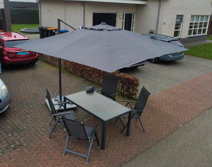 Tafel met hoes, stoelen, parasol met voet en hoes, Tuin en Terras, Tuinsets en Loungesets, Zo goed als nieuw, Tuinset, Aluminium