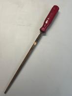 Vintage Nooitgedagt Ronde Vijll  Metaal Rood Handvat - 37cm, Antiek en Kunst, Antiek | Gereedschap en Instrumenten, Ophalen of Verzenden