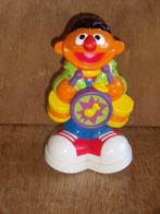 Sesamstraat Ernie wiebelpop met muziek 16cm Rock around the, Ophalen of Verzenden, Gebruikt, Overige typen