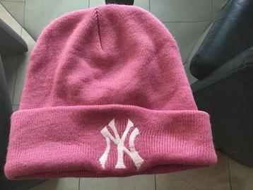 Roze New York Yankees Meisjesmuts beschikbaar voor biedingen