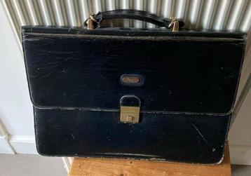 Vintage schooltas aktetas beschikbaar voor biedingen