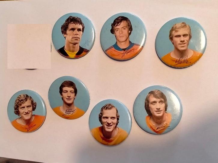 Oranje Nederlands Elftal vintage buttons set WK EK voetbal, Verzamelen, Speldjes, Pins en Buttons, Gebruikt, Overige onderwerpen