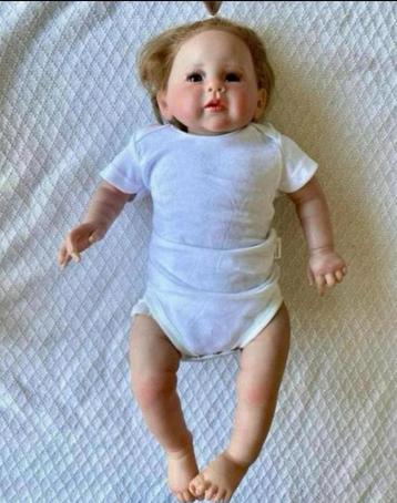 Reborn pop meisje beschikbaar voor biedingen